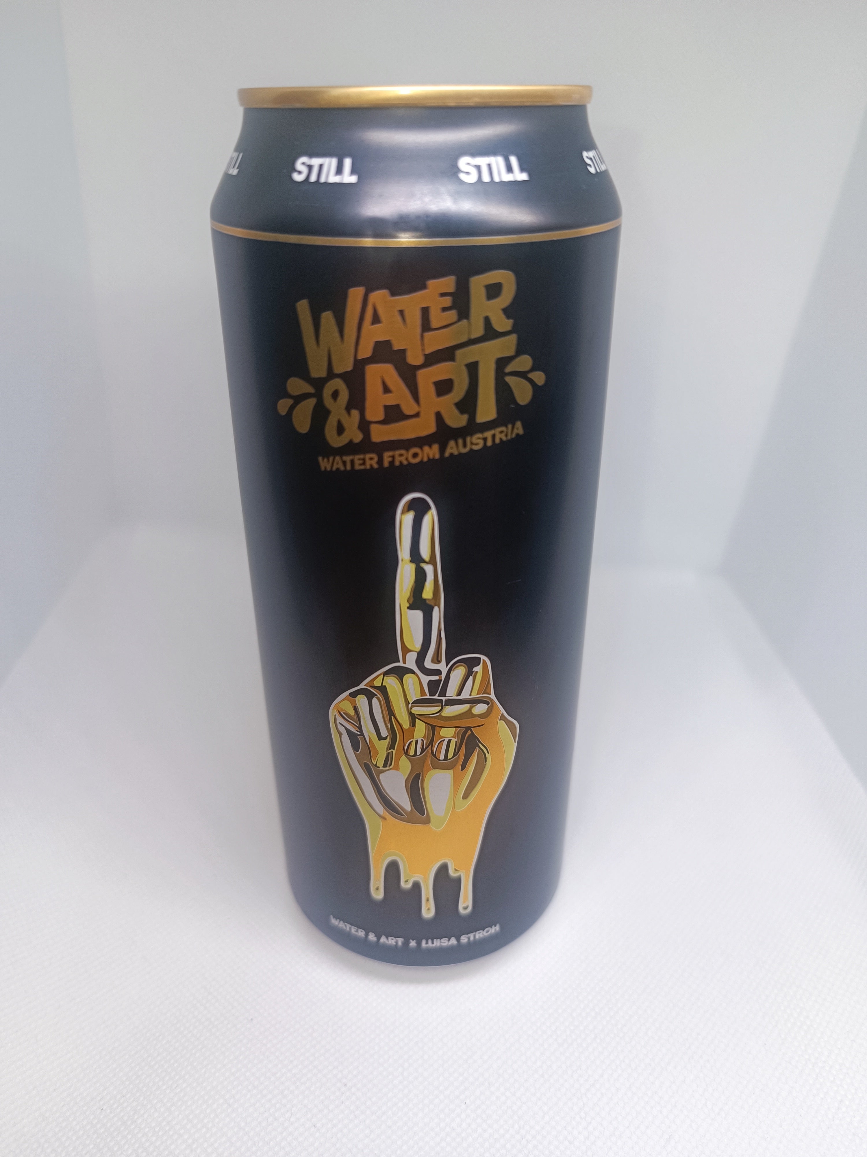 Water & Art Stilles Wasser "Mittelfinger" 0,5L